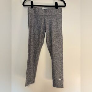 PINK Women Ultimate cropped Legging. Gray. Size S